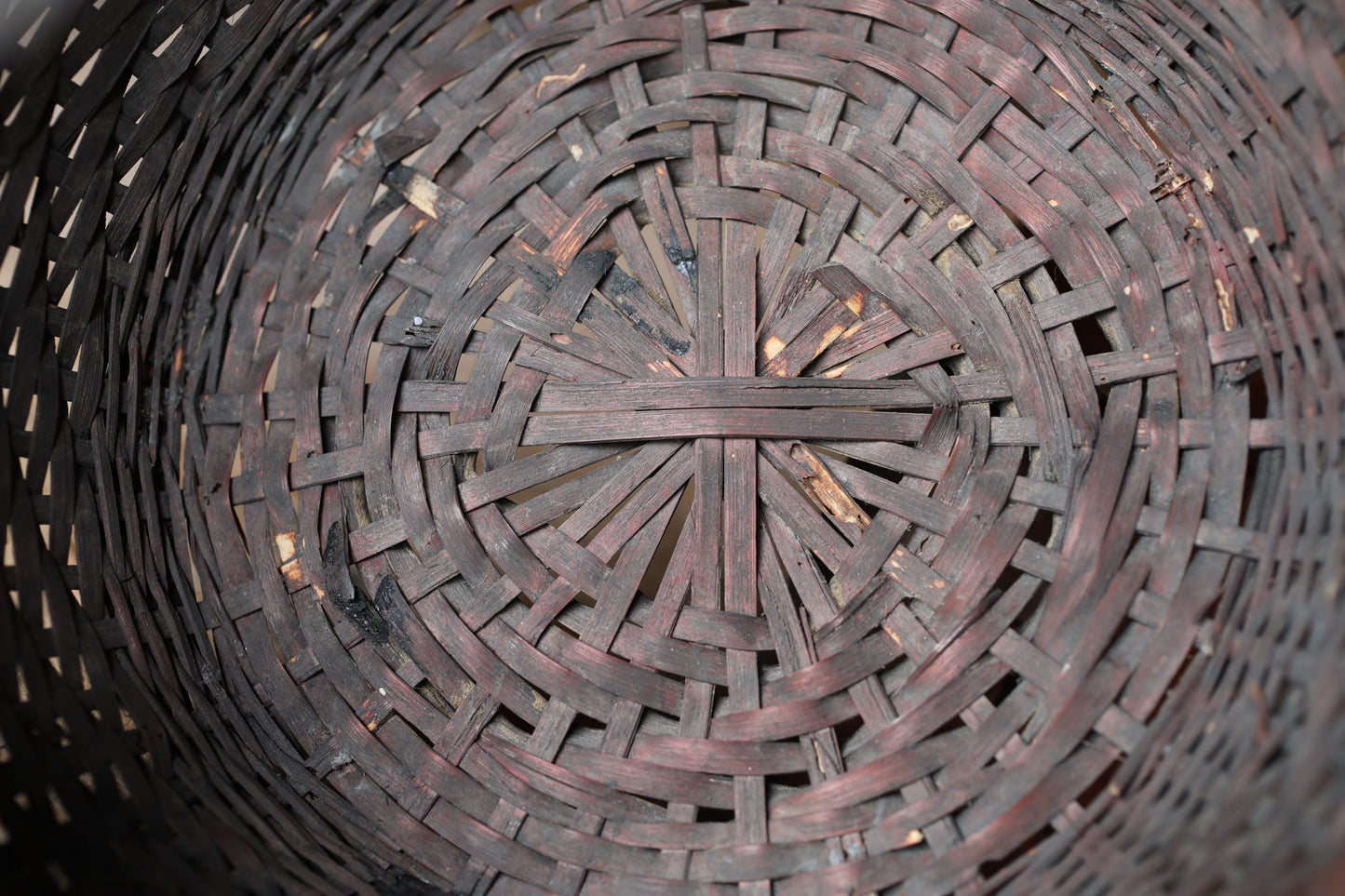 Japanese vintage 1950s bamboo woven small basket in smoke stained color For IKEBANA, Tea ceremony, Hana-kago H6.7in/H17cm