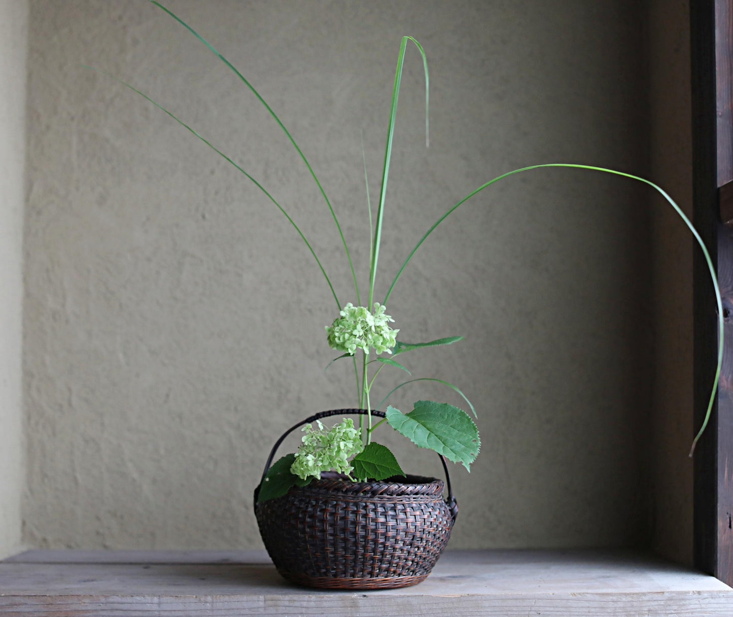 Japanese vintage 1950s bamboo woven small basket in smoke stained color For IKEBANA, Tea ceremony, Hana-kago H6.7in/H17cm