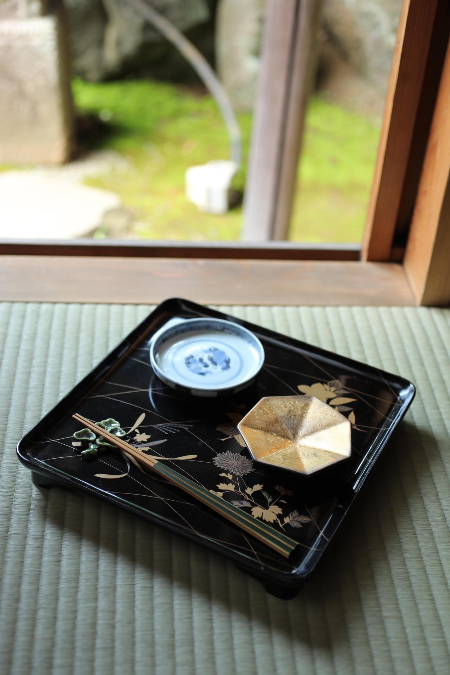 Japanese antique Urushi Lacquer wood tray with MAKIE beautiful gold flower leaves, Ozen/Obon/ with low legs Japanese furniture 10.6in/26.8cm