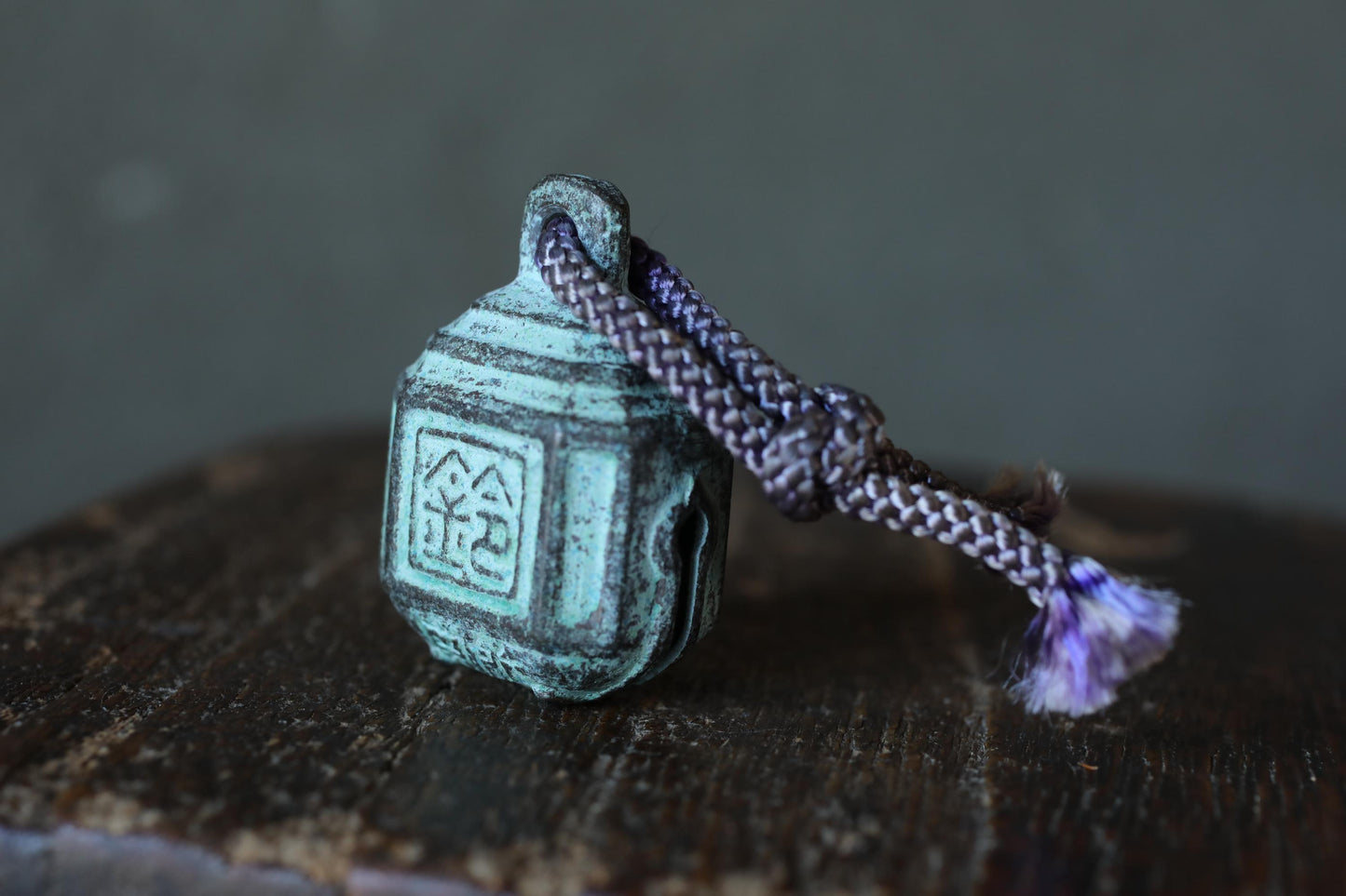 Japanese vintage Bronze metal small bell with KANJI calligraphy 鈴(bell), key charm made of metal H1.4in×2in/ H3.5×5cm