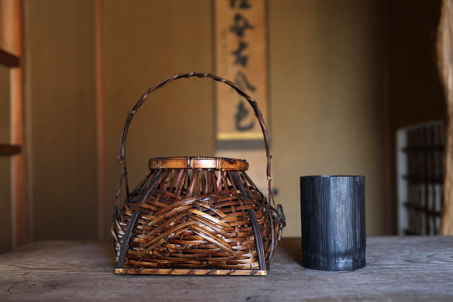 Japanese antique bamboo woven basket with a handle, hand craft For IKEBANA Tea ceremony, Hana-kago 1960s H11.4×9.4in / H29×24cm