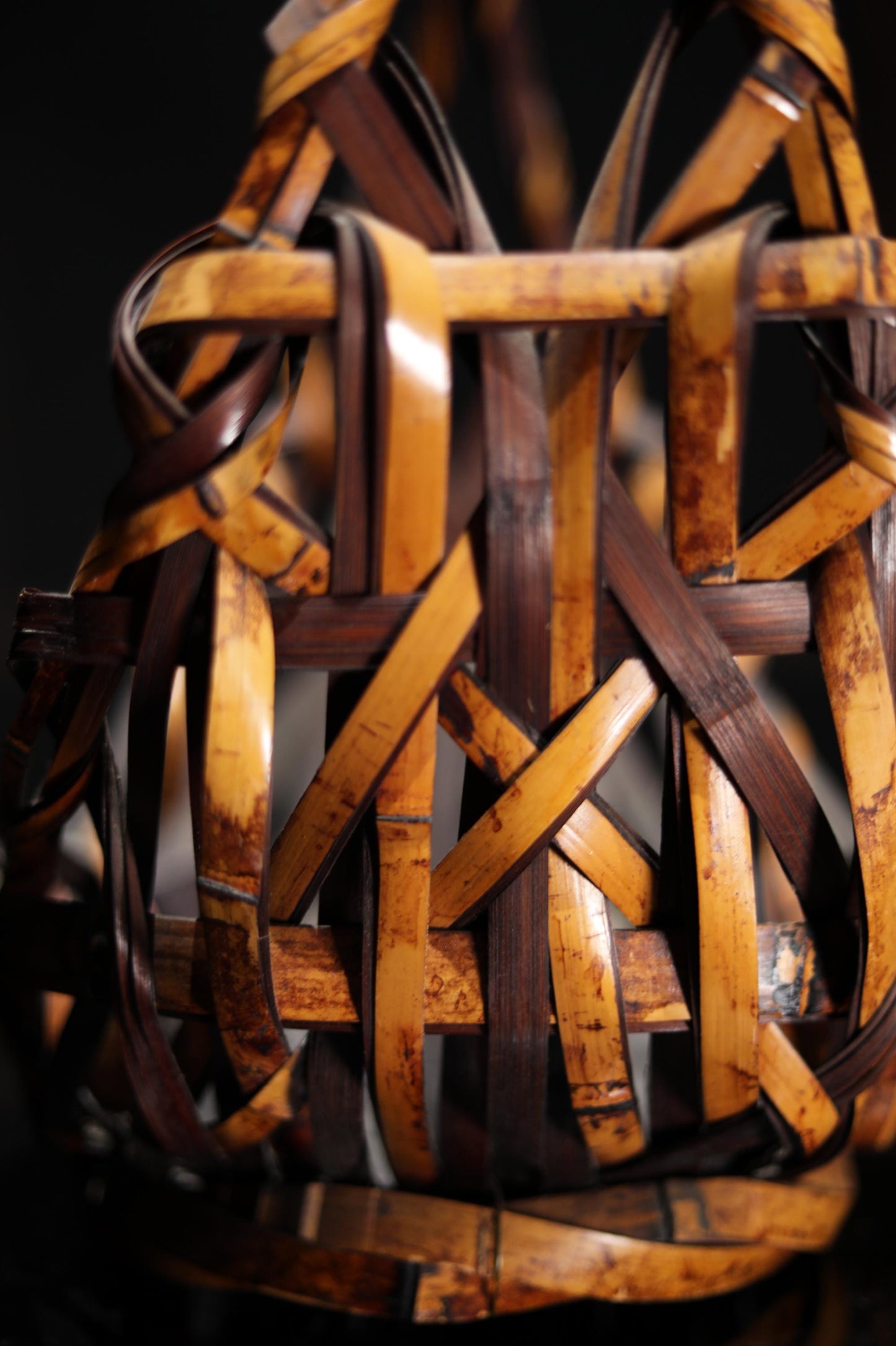 Large! Japanese vintage bamboo woven basket in smoke stained color ,For IKEBANA, Tea ceremony, Hana-kago H18.5x15.4in/H47cm×39cm