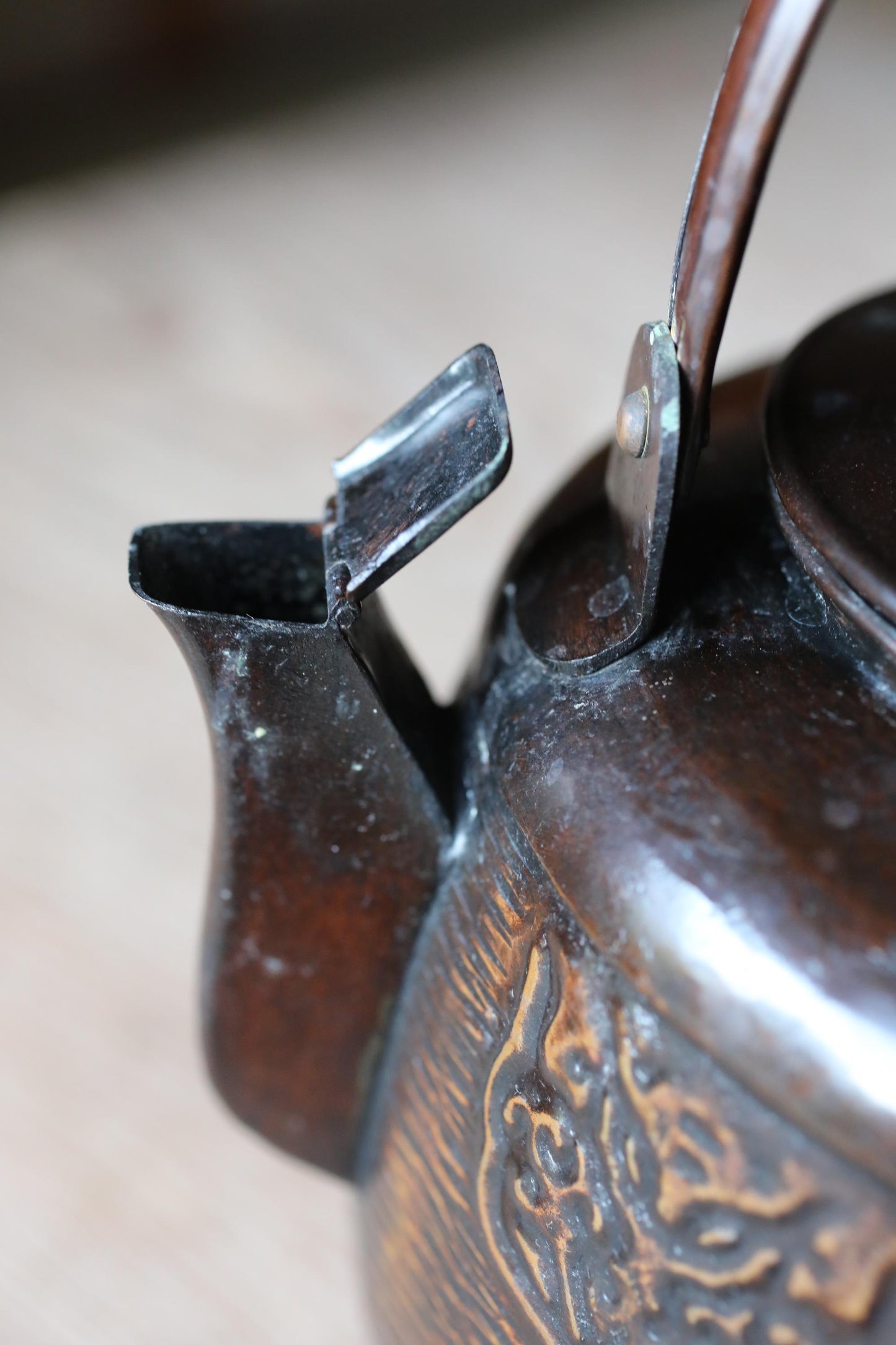 Japanese vintage copper kettle tea pot 1960s with arabesque pattern hand metal craft kitchen ware tableware pot, tea ceremony H9.1in/H23cm