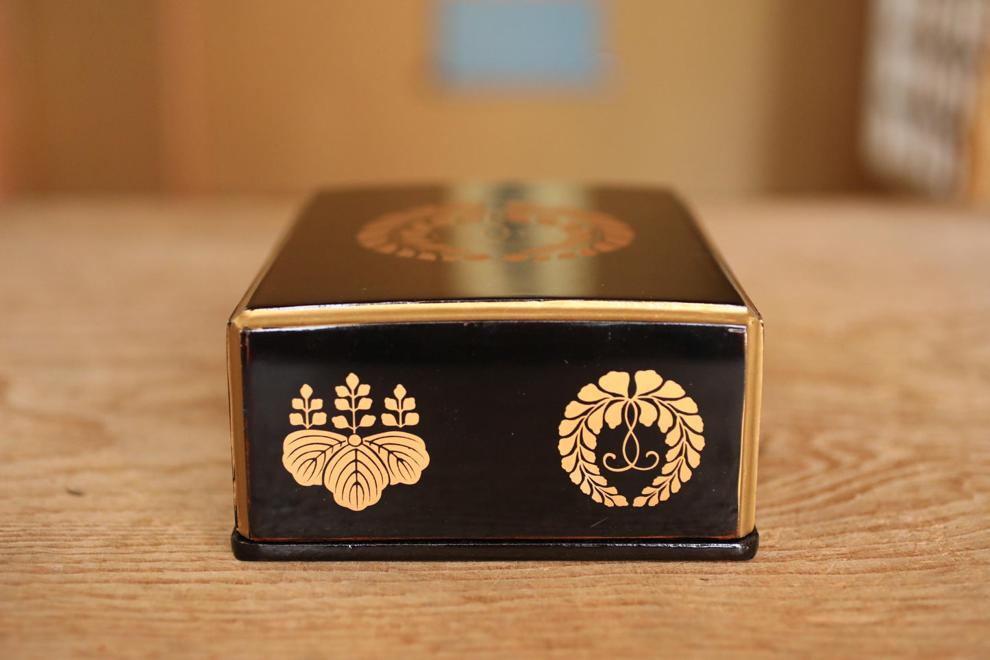 Japanese Makie Black Lacquer Gold wisteria SAMURAI crest wooden box URUSHI Maki-e, lacquer furniture buddhist alter 6.7×5.3in/17×13.5cm