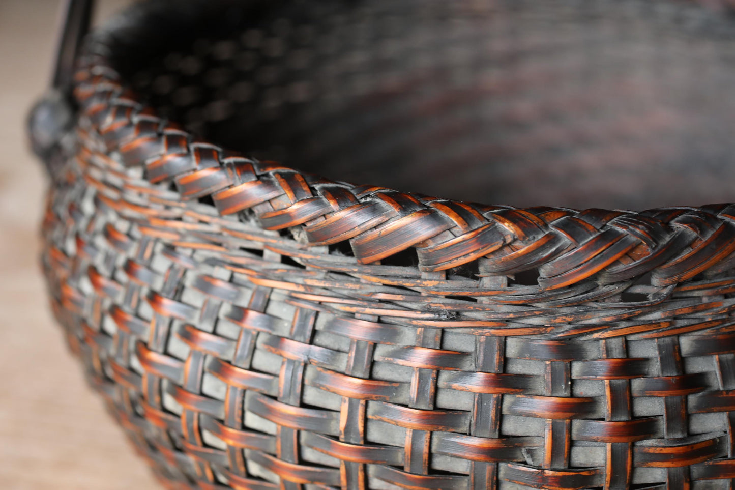 Japanese vintage 1950s bamboo woven small basket in smoke stained color For IKEBANA, Tea ceremony, Hana-kago H6.7in/H17cm