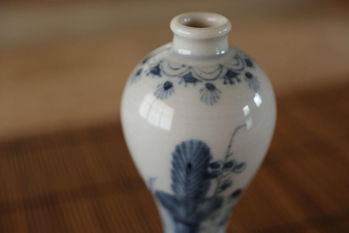 Japanese antique porcelain small vase indigo blue with botanical hand painting beautiful "KOIMARI" Edo craft 1800s H4.9×2.2in/H12.5×5.2cm