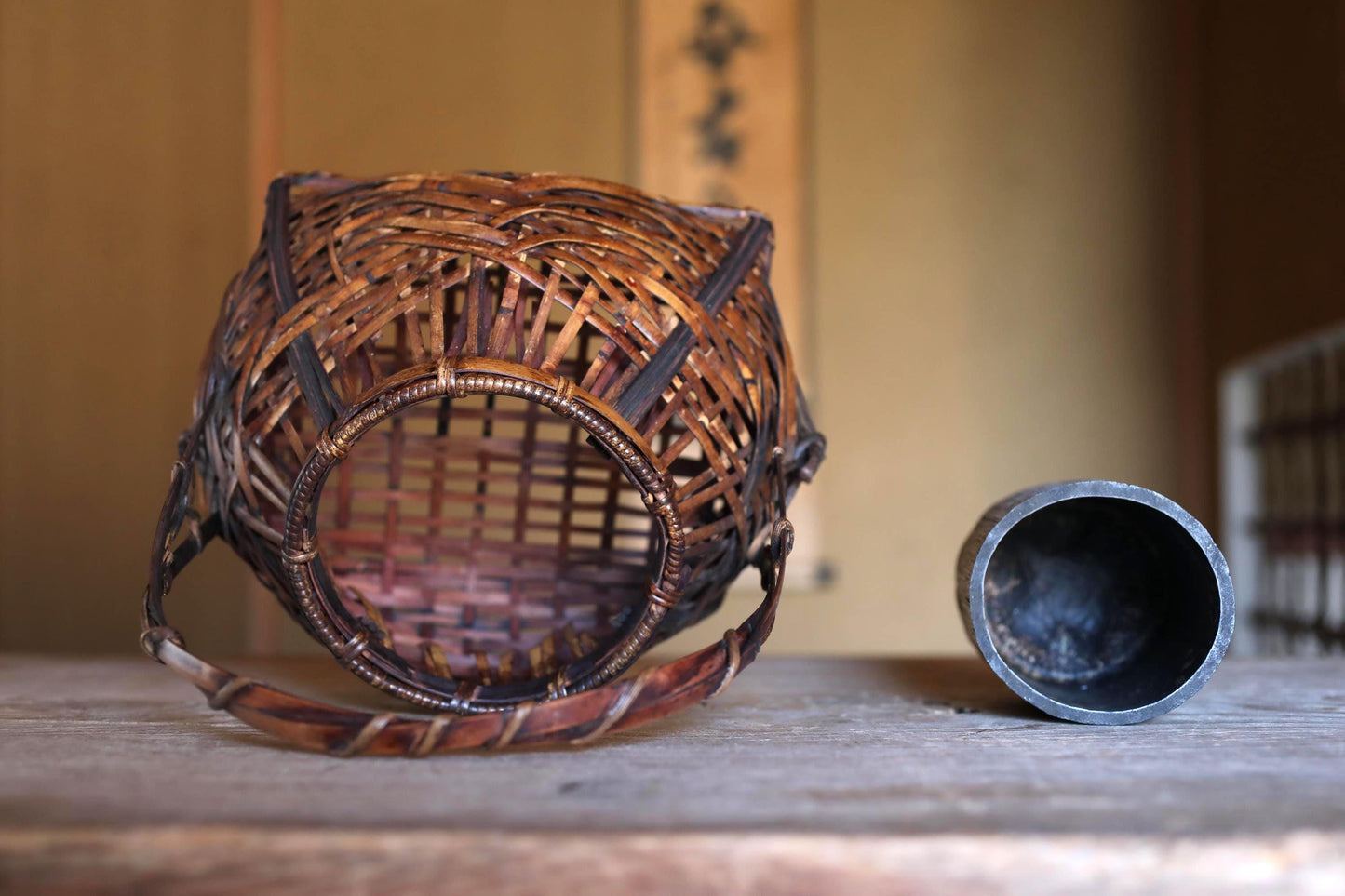 Japanese antique bamboo woven basket with a handle, hand craft For IKEBANA Tea ceremony, Hana-kago 1960s H11.4×9.4in / H29×24cm