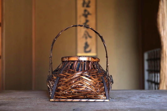 Japanese antique bamboo woven basket with a handle, hand craft For IKEBANA Tea ceremony, Hana-kago 1960s H11.4×9.4in / H29×24cm